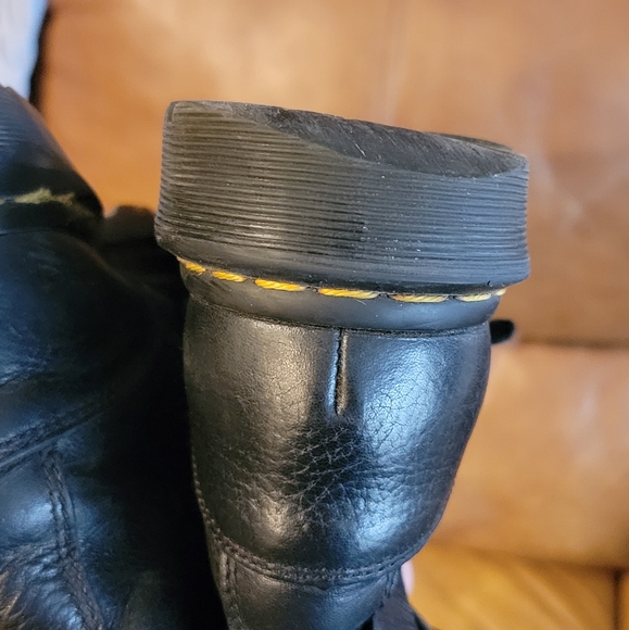 Mens size 9 womens 10 Dr. Martens strap boots - Picture 8 of 9